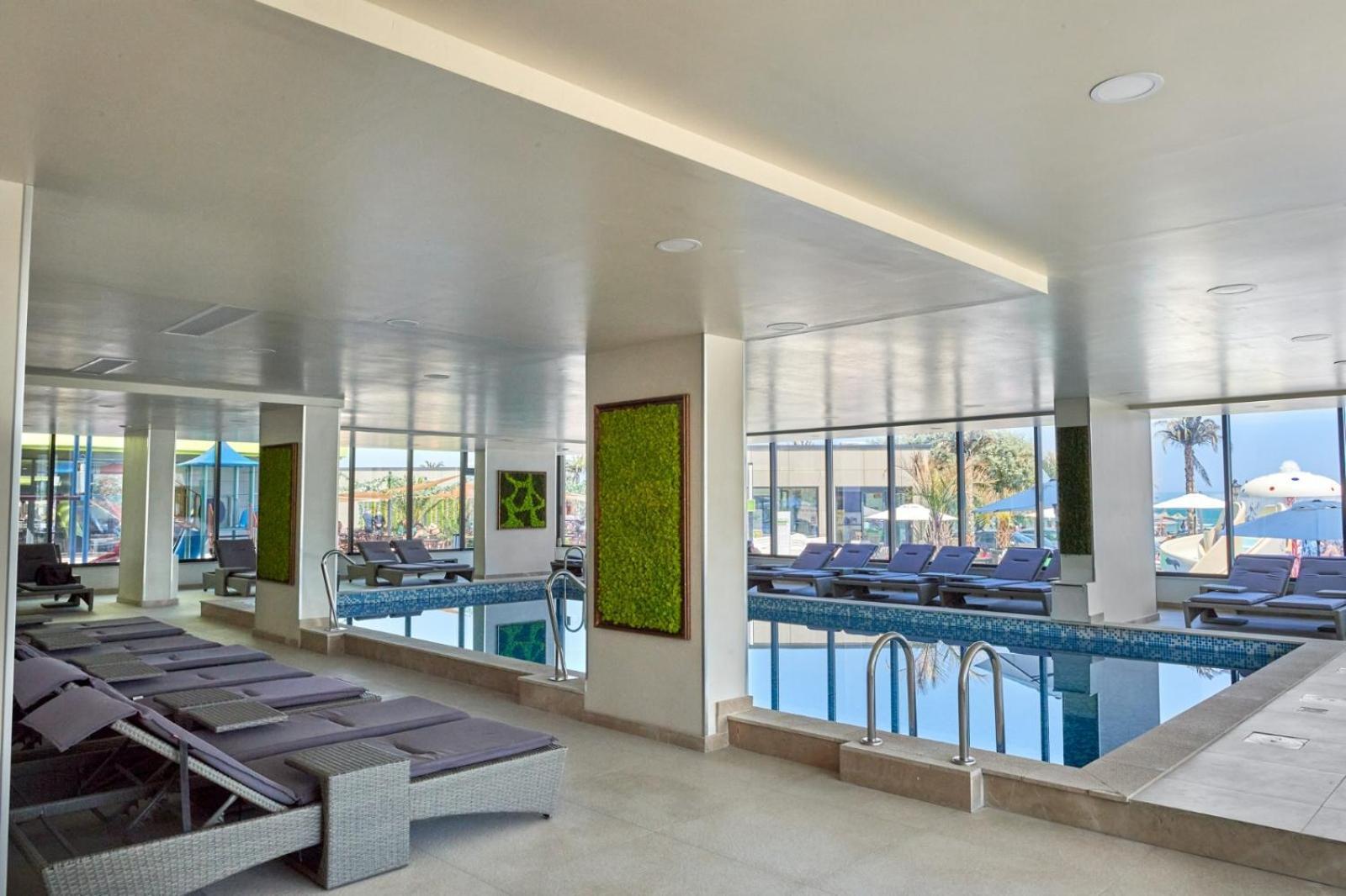 Evelyn'S Apartment Spa&Pool Beach Resort Mamaia Eksteriør bilde