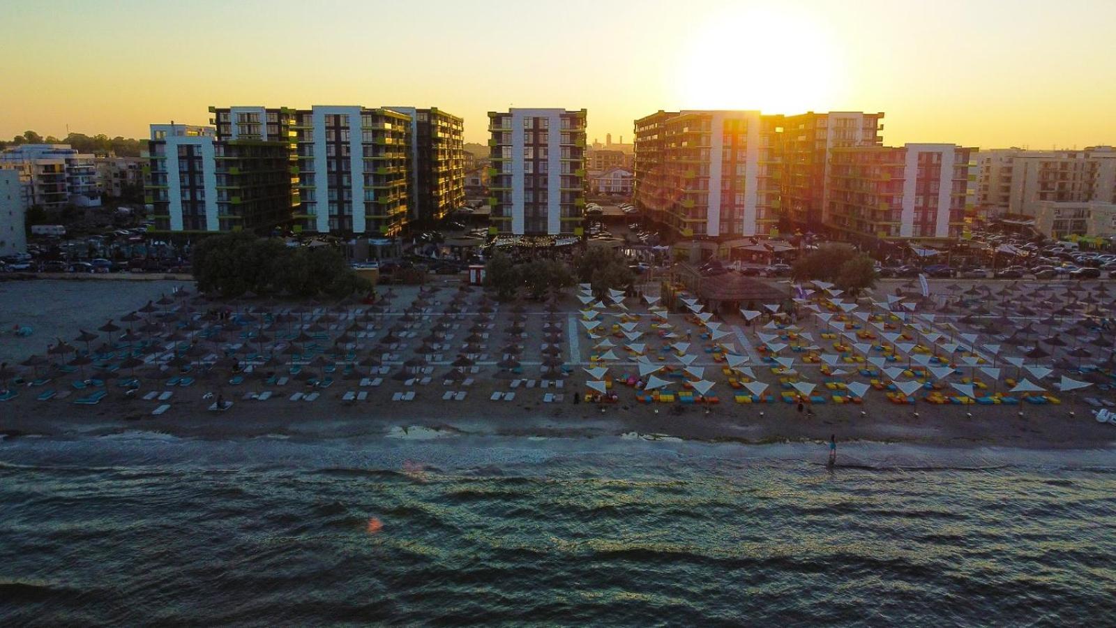 Evelyn'S Apartment Spa&Pool Beach Resort Mamaia Eksteriør bilde